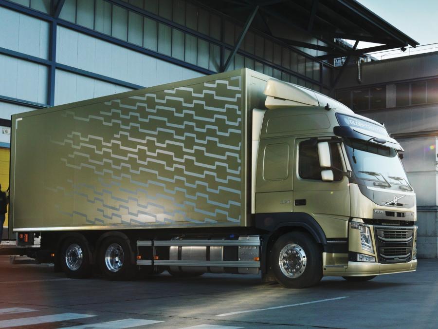  Volvo FM 370 6x2 2013 года  (фото 4 из 10)